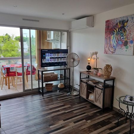 Superbe T2 Tout Confort 3 Etoiles, Entierement Renove Avec Piscine, Parking, Clim, Wifi, Netflix Ла-Гранд-Мот Экстерьер фото