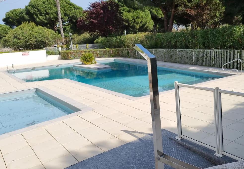Superbe T2 Tout Confort 3 Etoiles, Entierement Renove Avec Piscine, Parking, Clim, Wifi, Netflix Ла-Гранд-Мот Экстерьер фото