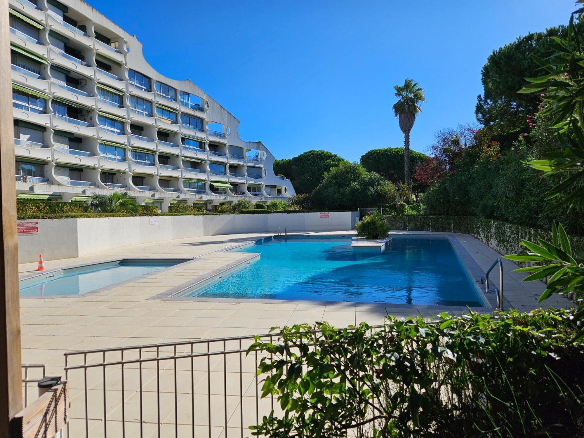 Superbe T2 Tout Confort 3 Etoiles, Entierement Renove Avec Piscine, Parking, Clim, Wifi, Netflix Ла-Гранд-Мот Экстерьер фото