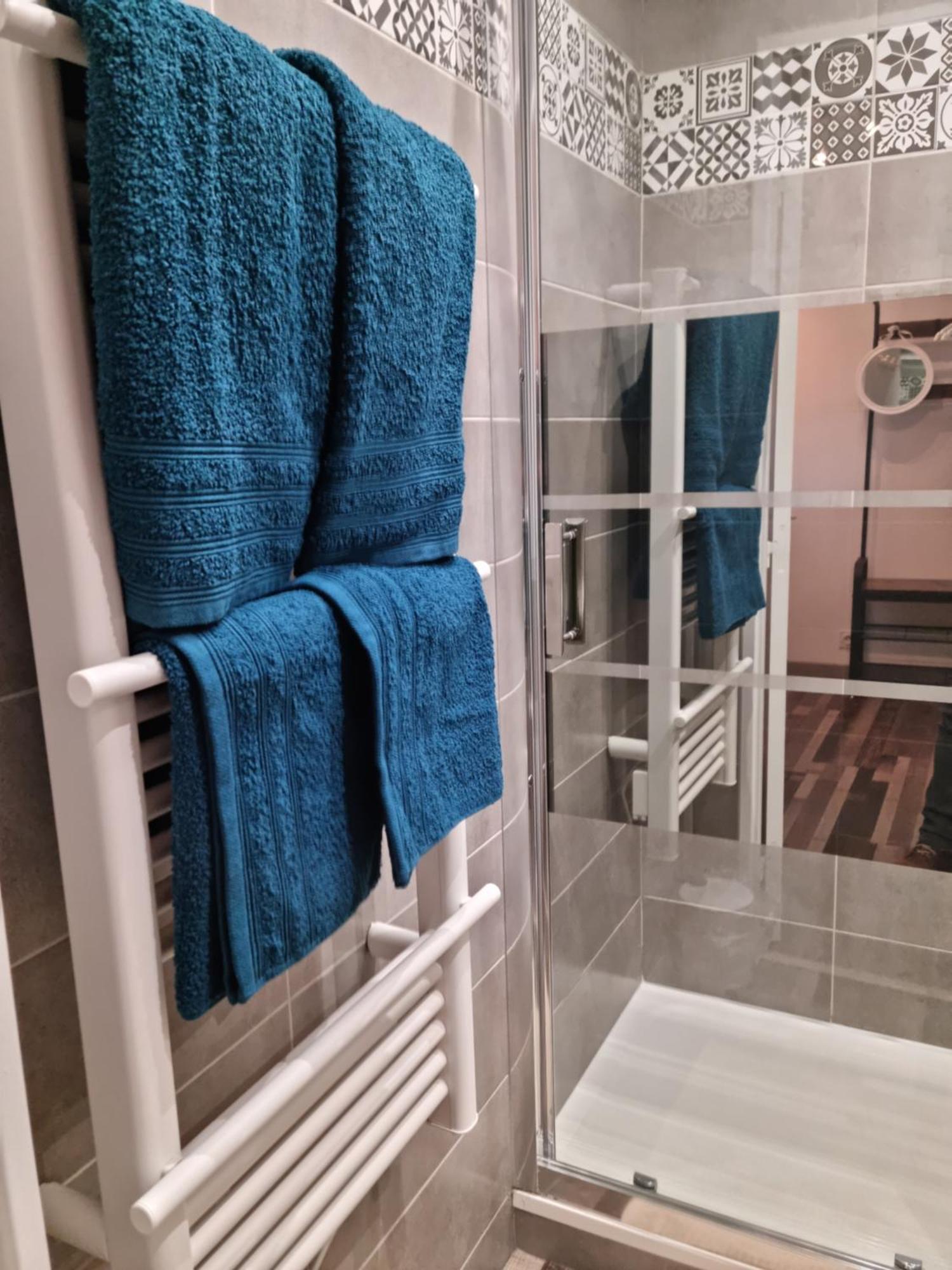 Superbe T2 Tout Confort 3 Etoiles, Entierement Renove Avec Piscine, Parking, Clim, Wifi, Netflix Ла-Гранд-Мот Экстерьер фото